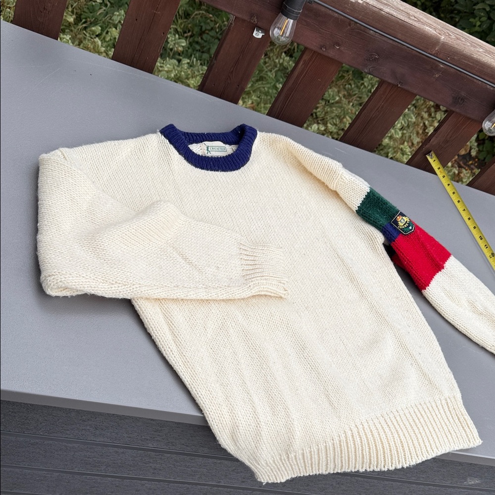 Vintage 80s/90s Cricketeer Preppy Cricket Crest crewneck knit Sweater Size L
